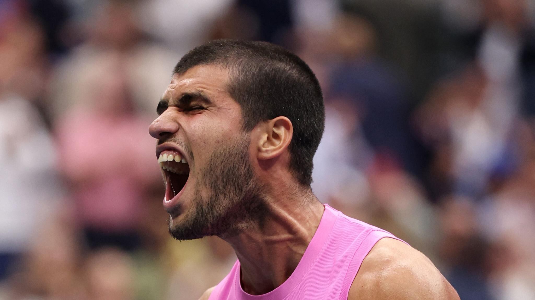Una doppia corona per Carlos. Decimo scontro diretto vinto e si riprende anche il numero 1