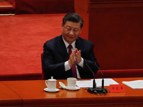 Lo strano annuncio della Cina: "Vaccinati Xi e i massimi funzionari"