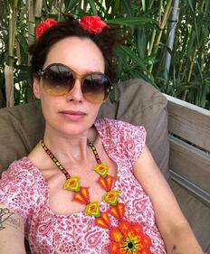 Lena Headey senza trucco su Instagram 9