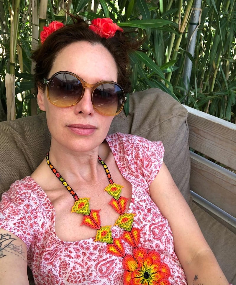Lena Headey senza trucco su Instagram 9