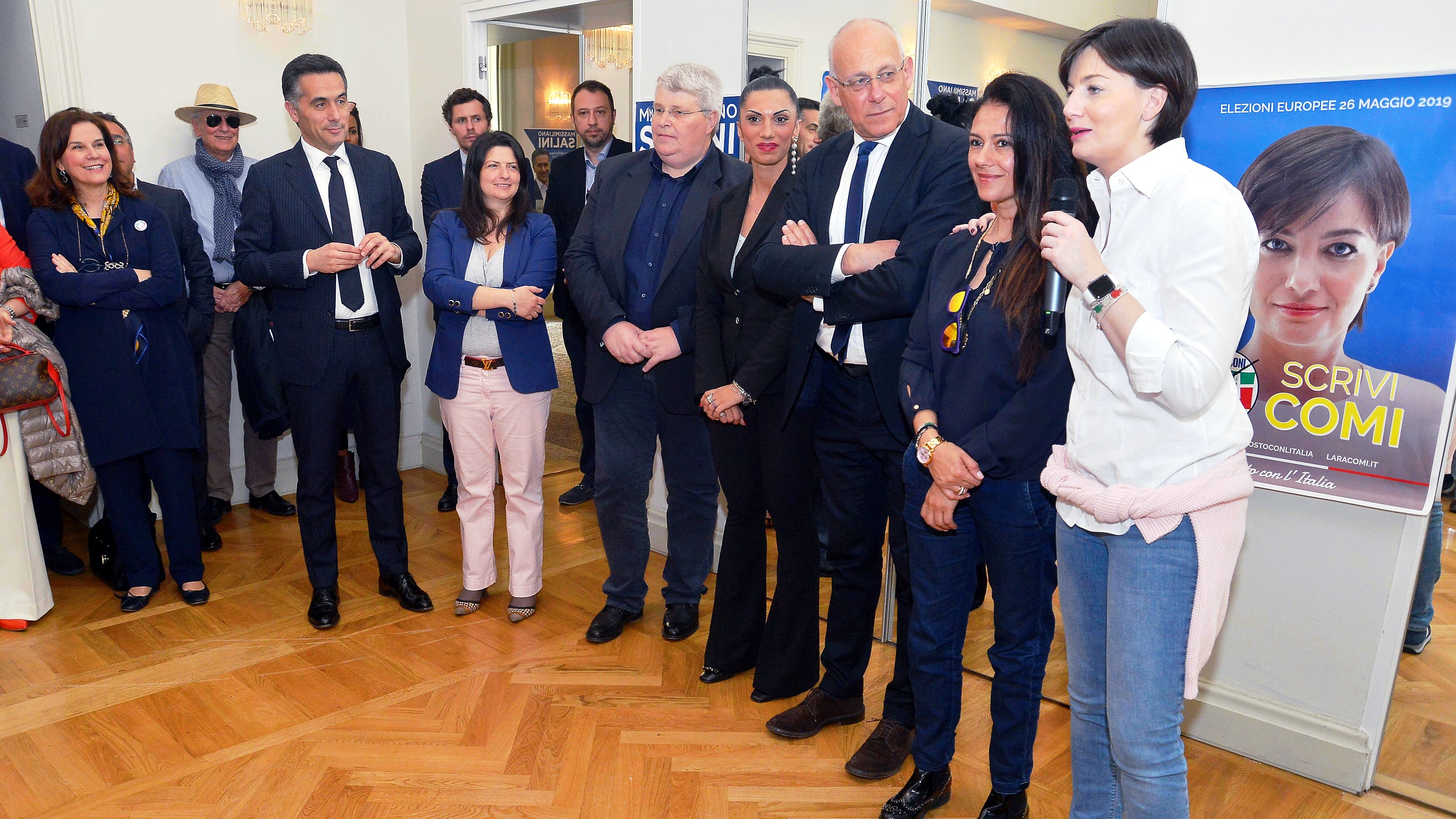 Orgoglio azzurro: "Stop al governo e lo sfratto a Sala Forza Italia c'è"