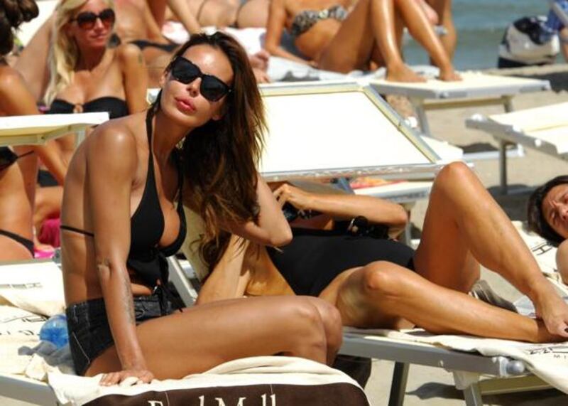Nina Moric, l'estate hot 22
