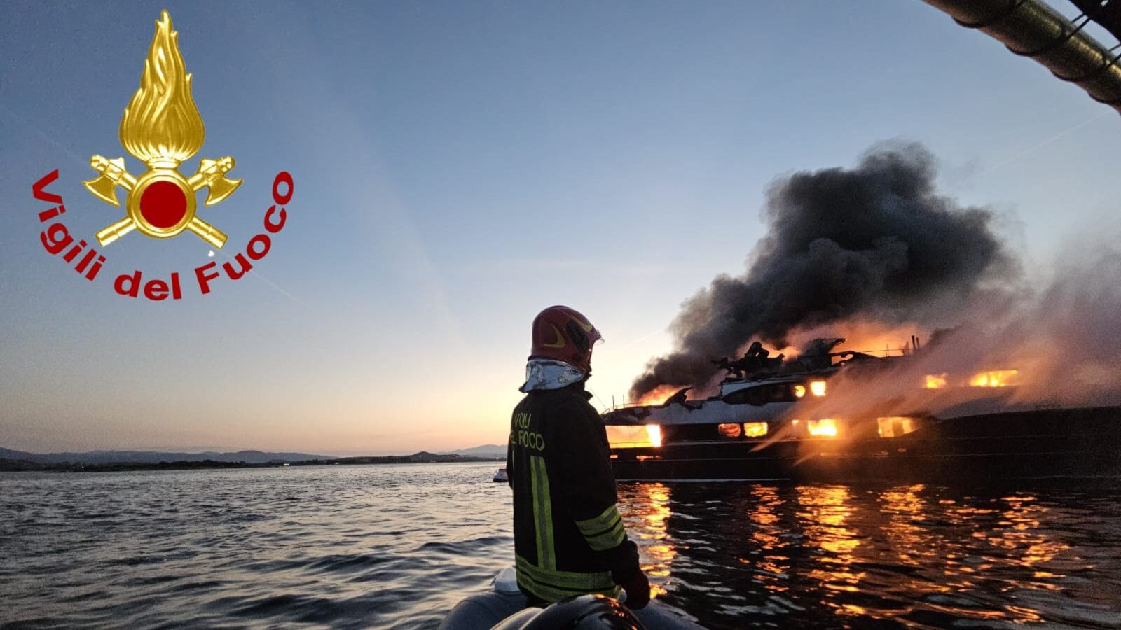 Le fiamme poi l'affondamento: tragedia sfiorata sul maxi yacht in Sardegna