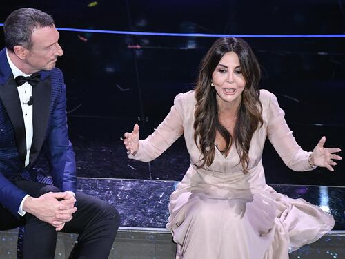 Sabrina Ferilli vince con il non-monologo: "Sono qui per la mia storia"