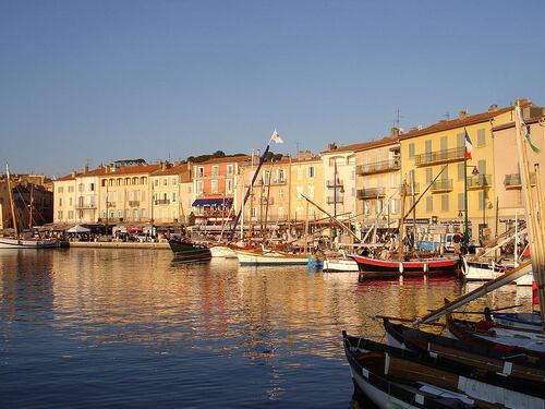 Francia, lo scandalo dei test anti-coronavirus riservati ai "ricchi di Saint-Tropez"