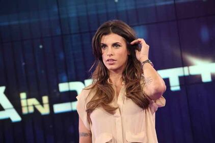 Elisabetta Canalis sexy in spiaggia 18