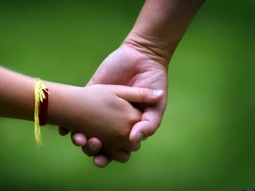 La Cirinnà tira dritto sulle adozioni gay ma la maggioranza è divisa