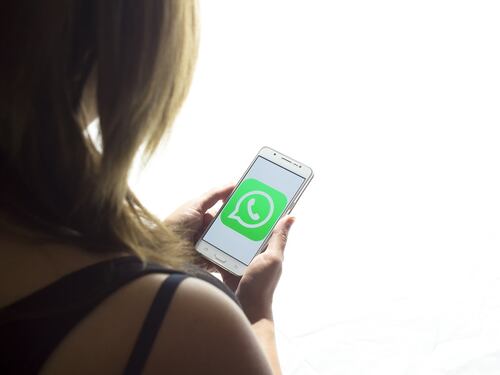 Un "codice segreto" su WhatsApp. Cosa significa il messaggio con "7642"