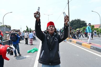 Indonesia, proteste contro la rielezione del presidente Joko Widodo 1
