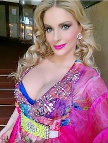 Francesca Cipriani sexy in piscina 29