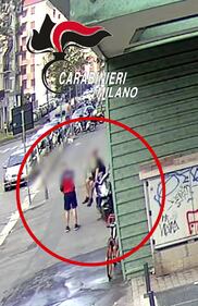 Scooter rubati, botte, furti: così derubavano i ragazzini davanti ai locali di Milano 1