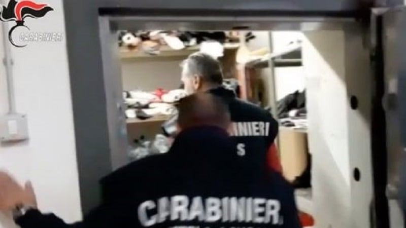 Operai in nero nascosti in un bunker per evitare i controlli: arrestato imprenditore