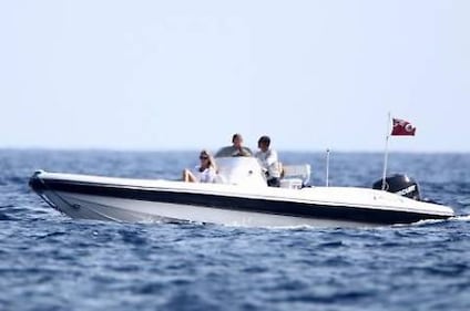 Elle Macpherson, fisico mozzafiato a Saint Tropez 9