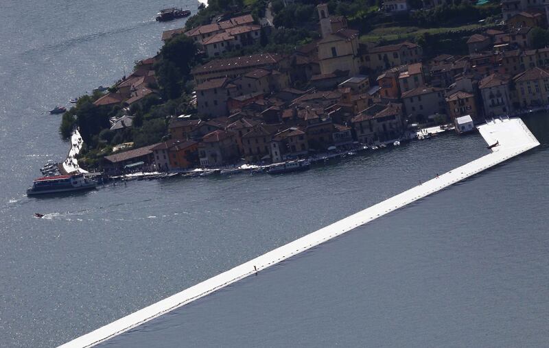 "The floating piers", la passerella di Christo 13