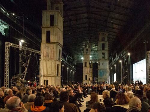 Non solo auditorium: le orchestre invadono i musei e gli hangar
