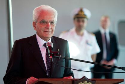 Mattarella sulla fregata Carabiniere 6