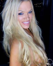 Gina Stewart, le immagini della nonna hot 5
