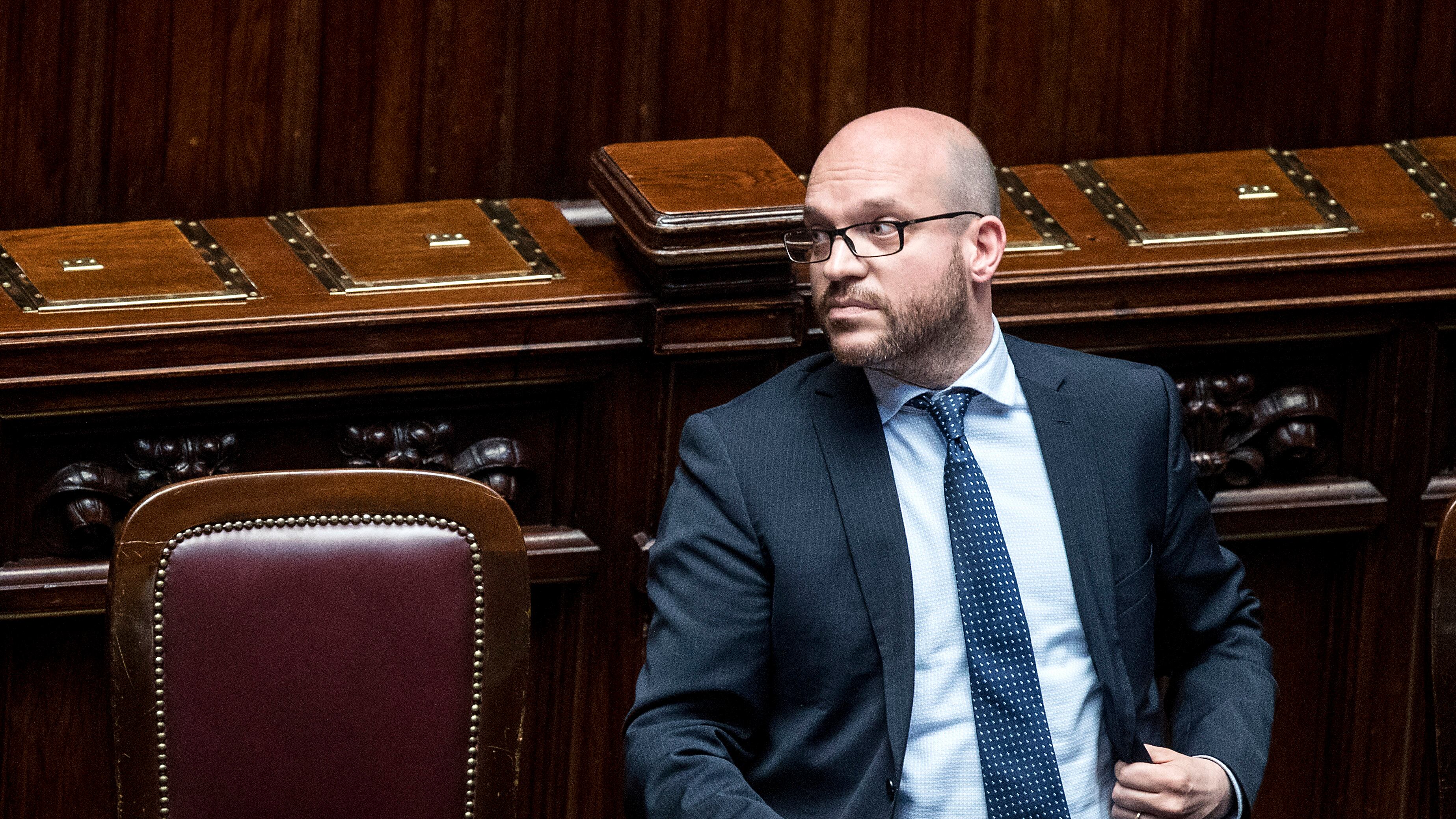 La bomba di Fontana: "Quanti omosessuali in questo governo"