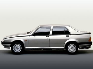 Alfa 75: guarda la gallery 2