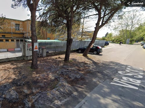 Rapinano e stuprano una 19enne in un capannone: arrestati tre tunisini