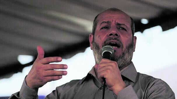 Si aprono i negoziati in Egitto. Hamas rassicura i partner arabi. "Recuperiamo i corpi dei rapiti"