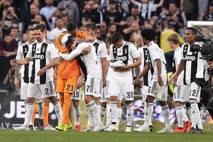 Juventus campione d'Italia: le immagini della festa bianconera 13