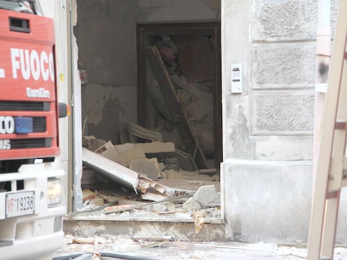 Taranto, scoppia bombola. Un morto sotto le macerie