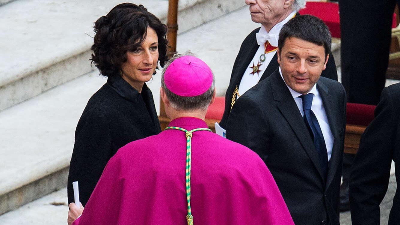 In piazza vince la sobrietà, lo show lo fanno vip e miss