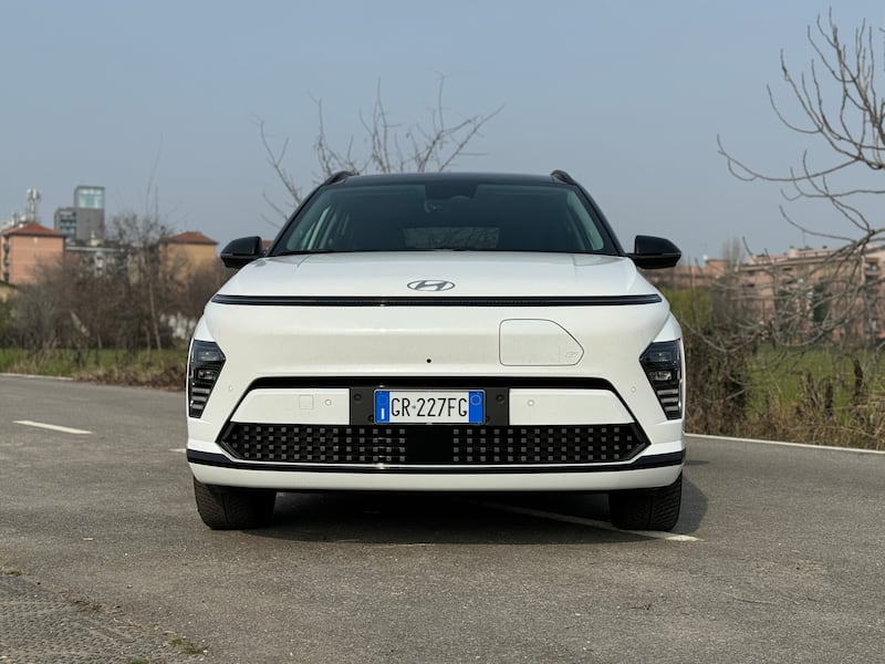 Hyundai Kona Electric: guarda la gallery del nuovo crossover elettrico da città 3
