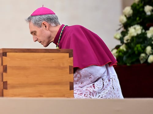 Via dal Vaticano senza il titolo di "emerito": l'ultimo sgarbo di Francesco a Padre Georg