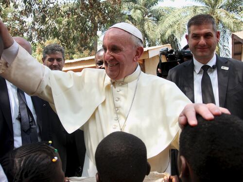 Parrocchie chiuse ai migranti: il flop dell'appello di Bergoglio