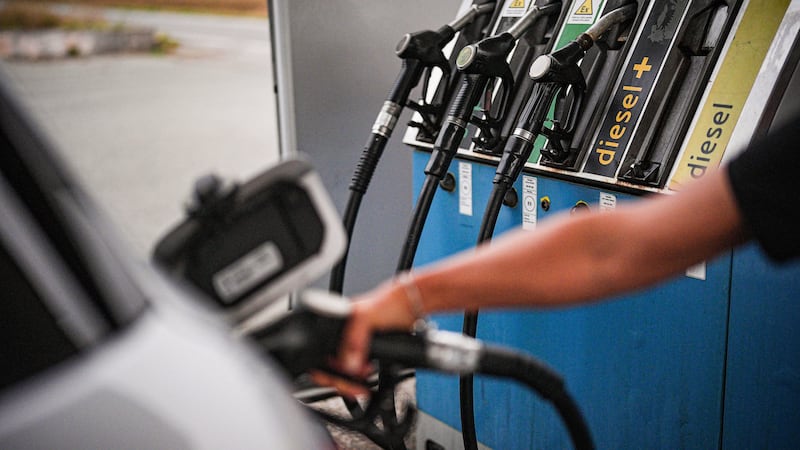 “Miscelazione fraudolenta”: Guardia di Finanza sequestra oltre 26mila litri di carburante non conforme