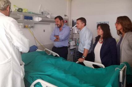 Salvini in ospedale a Genova: incontra i feriti e i parenti delle vittime 6