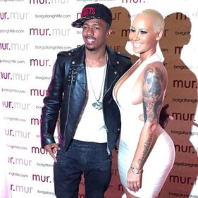 Amber Rose: nuda in spiaggia, posta i selfie su Instagram 5