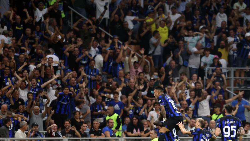 Le immagini più belle del Derby di Milano 12