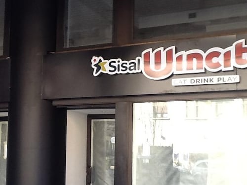 La rabbia di corso Garibaldi: "No alla sala scommesse"
