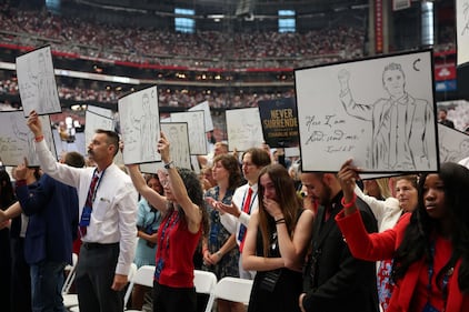 Il lungo addio a Charlie Kirk in Arizona 3