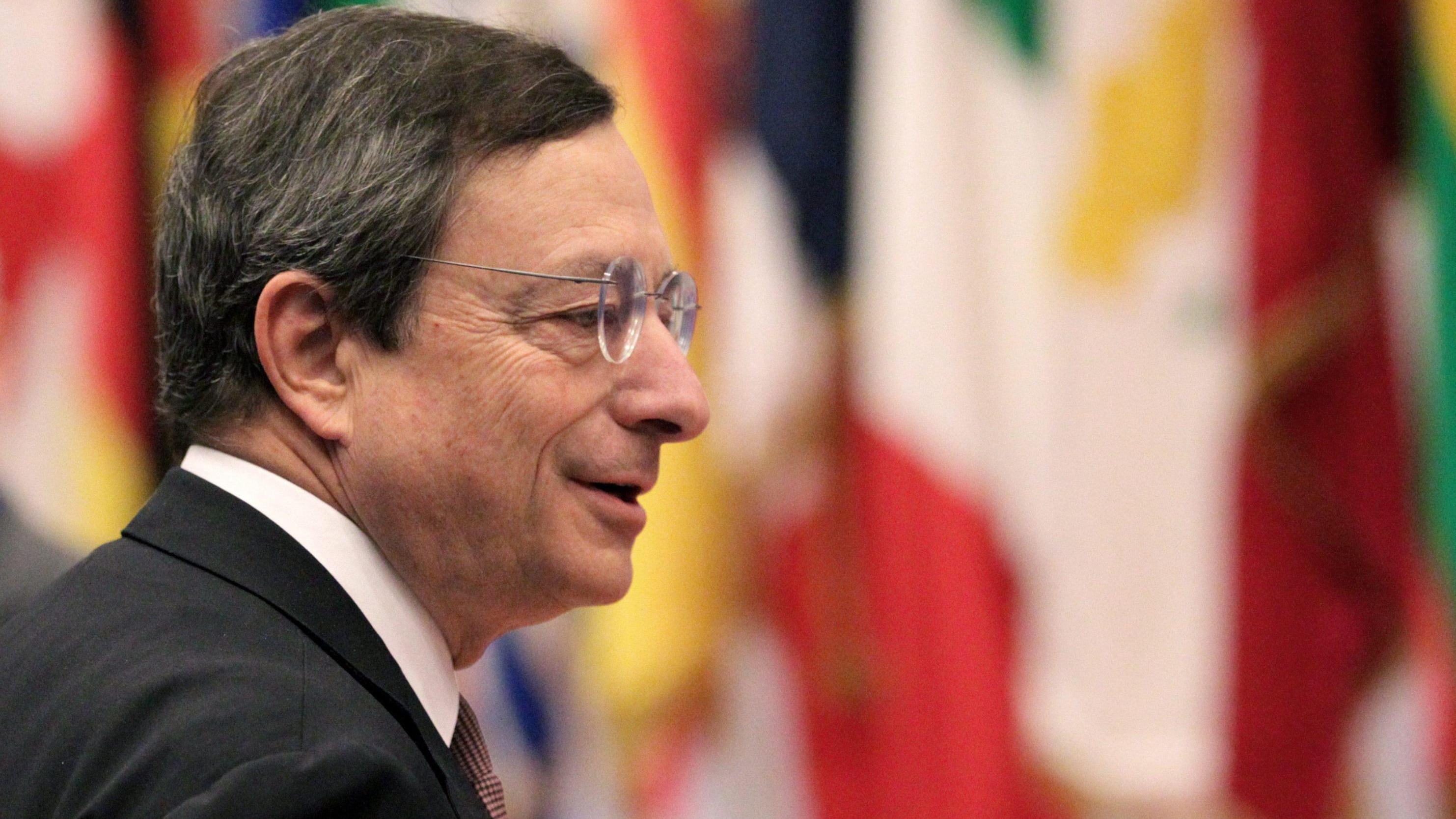 Draghi: «Lo scudo anti spread serve a salvaguardare l'euro»