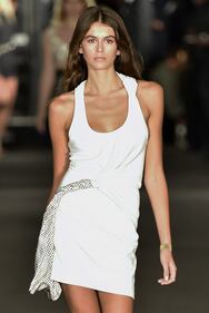 Kaia Gerber: ecco la sexy figlia di Cindy Crawford 13
