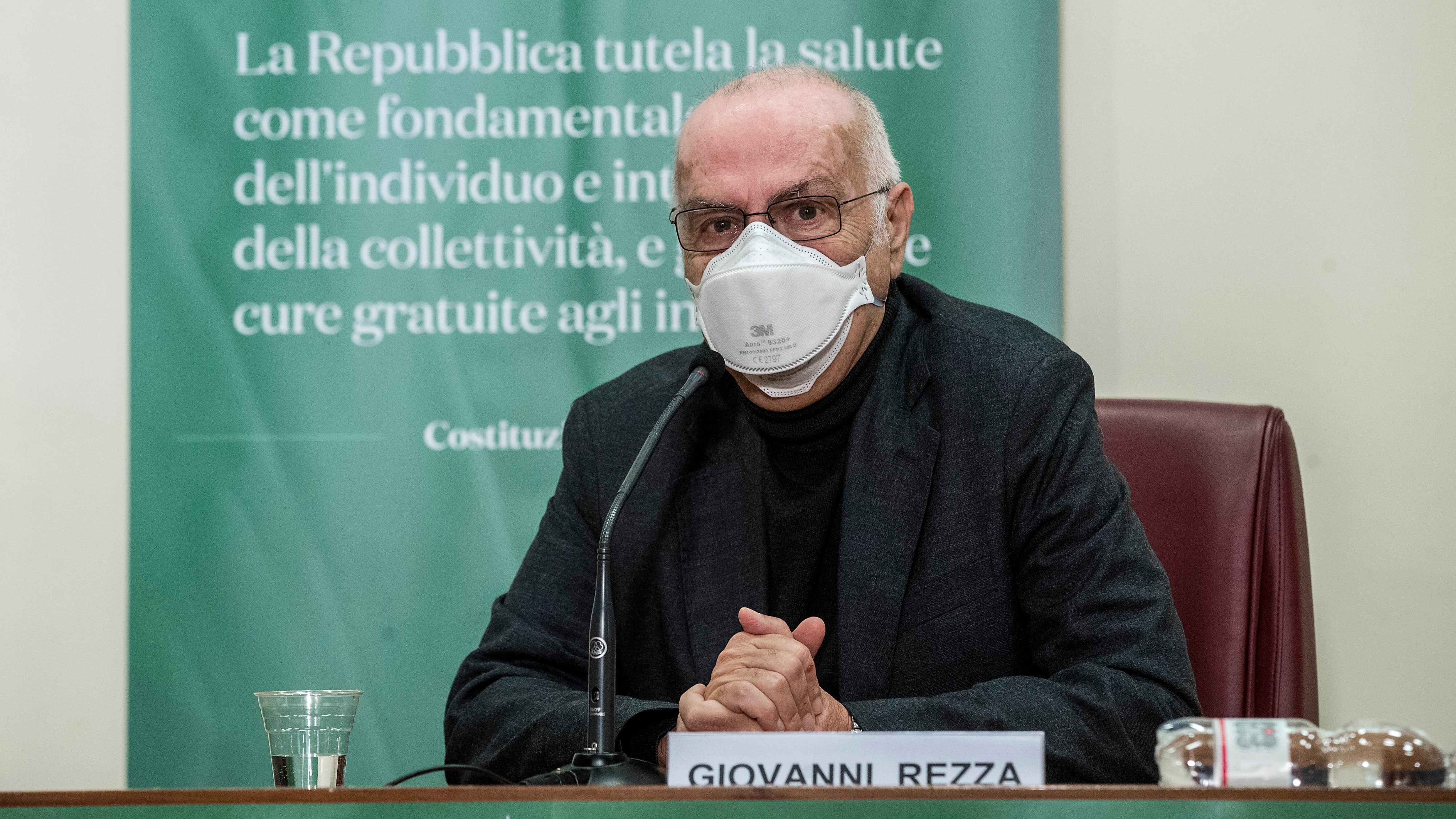 L'epidemia rallenta, 3 Regioni bianche "Nei locali via la mascherina al tavolo"