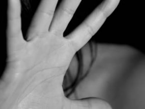 "Ti sciolgo nell'acido". Botte, minacce e revenge porn alla ex
