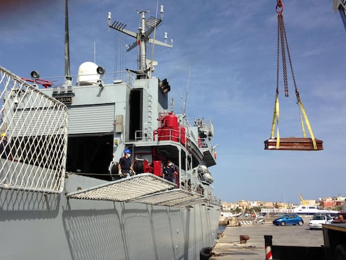 Immigrati, a Porto Empedocle la nave con 150 bare a bordo