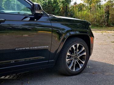 Jeep Grand Cherokee 4xe, guarda la gallery del nuovo SUV Premium  11