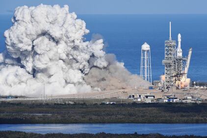 Parte il bus spaziale di Space X 9