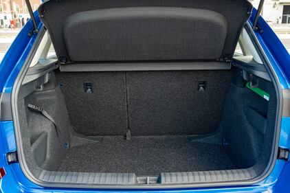 Skoda Kamiq Black Dots 13