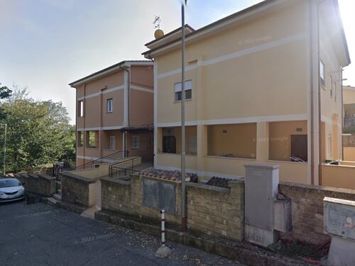 Aggredite da due cani: grave bimba di 18 mesi, amputato braccio alla nonna