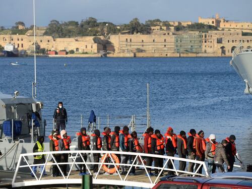 "La Chiesa non indichi allo Stato come gestire l'immigrazione"