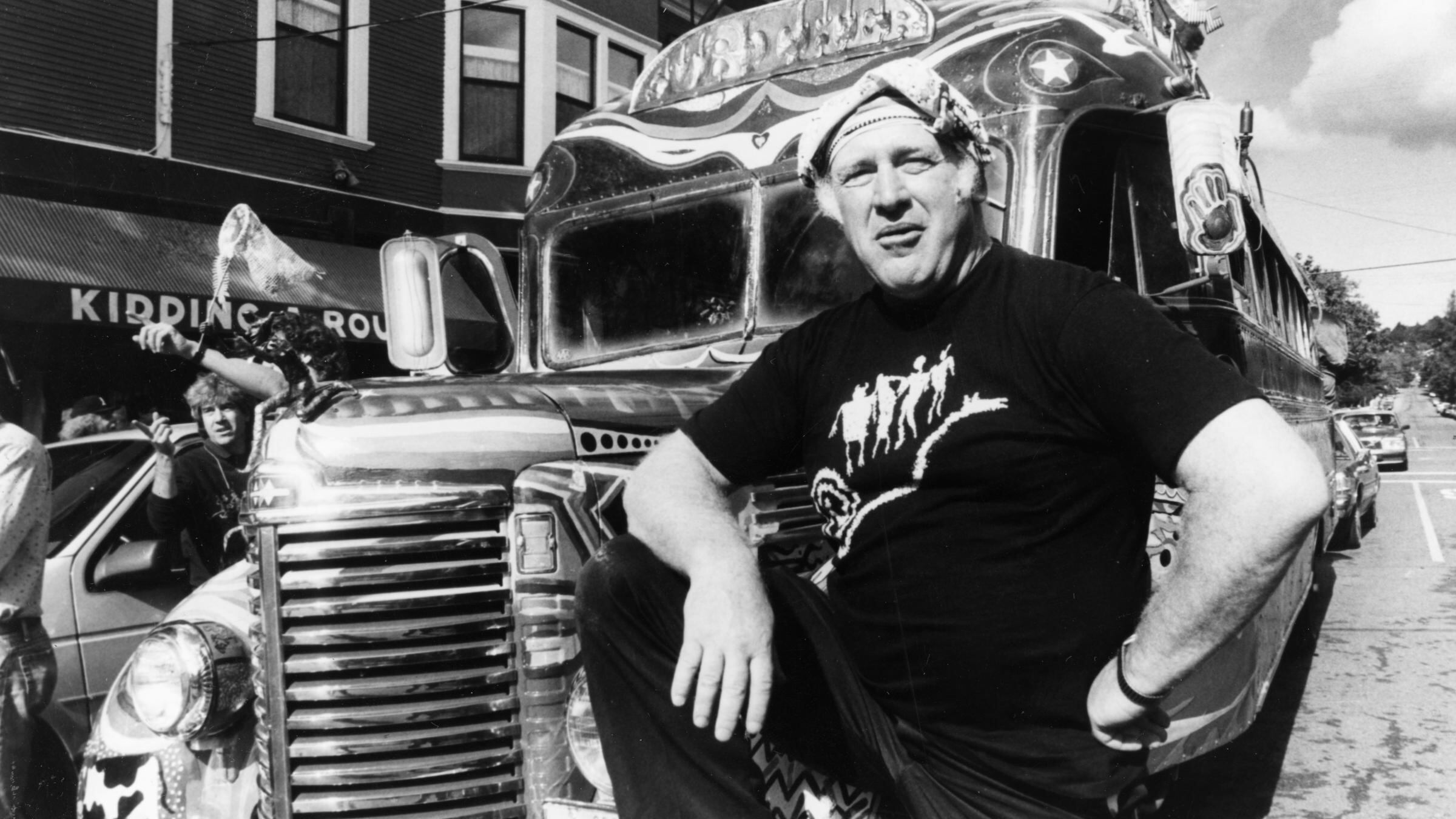 Guerra e pace in famiglia. La saga (in un libro) di Ken Kesey, volato via dal nido del cuculo