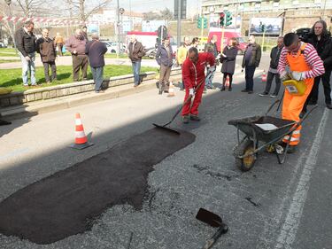 Pisapia tappa le buche con il "cerotto" 7