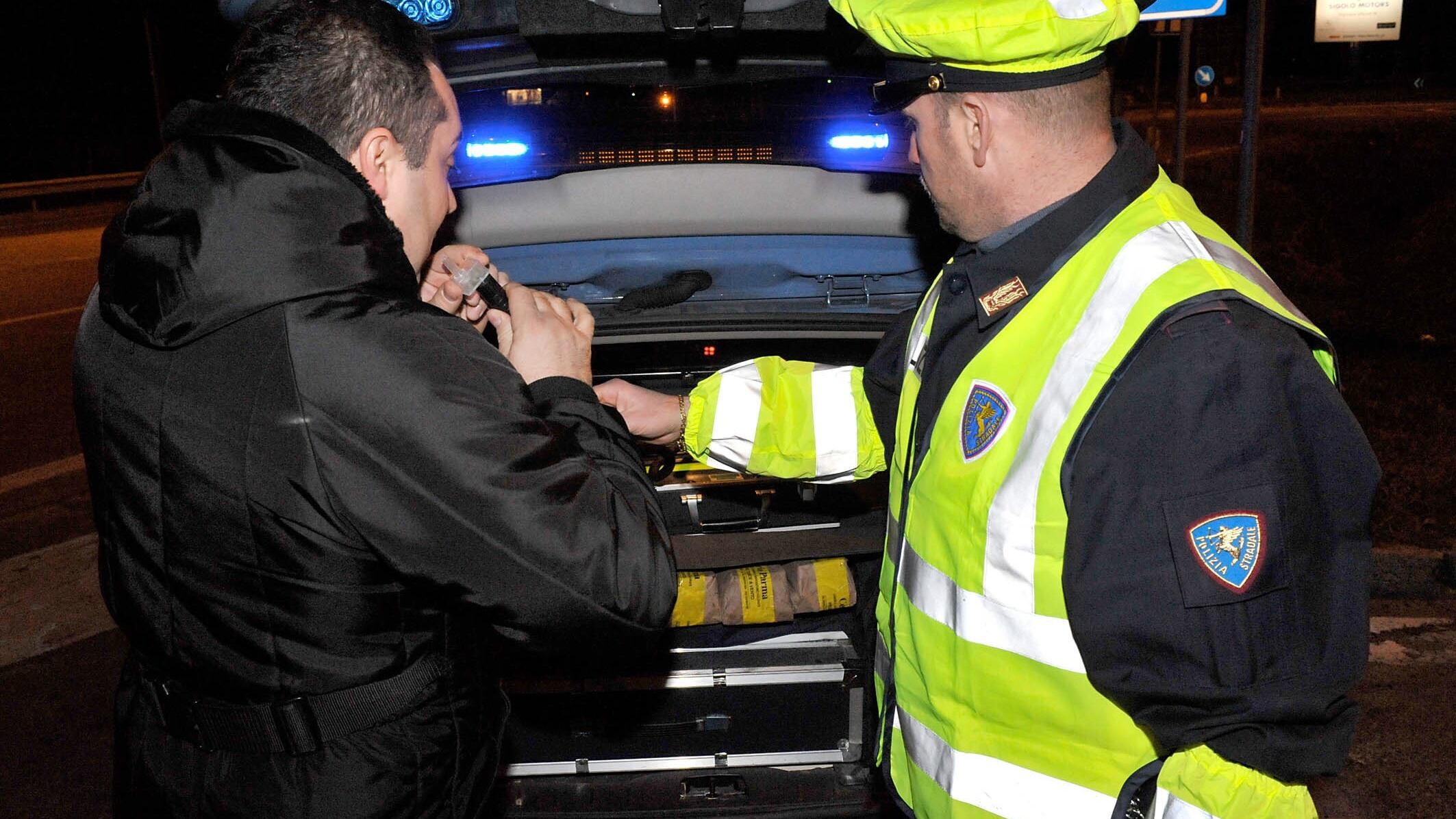 Autista del pullman scolastico trovato positivo all'alcol test